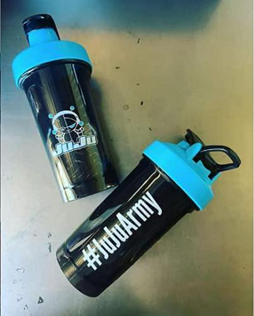 JuJu Shaker Cup for Energy Drinks, Protein Shakes, and Pre Workout, 18-Ounce, Black and Blue, BPA Free