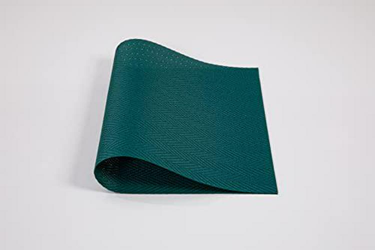 Placemats Set of 4, Vinyl Table Place Mats, Heat Resistant Stain Resistant Foldable Placemats, Washable Wipeable Placemat for Kitchen Dining Table Decoration Indoor Outdoor (Green 4PCs 18 x12 )