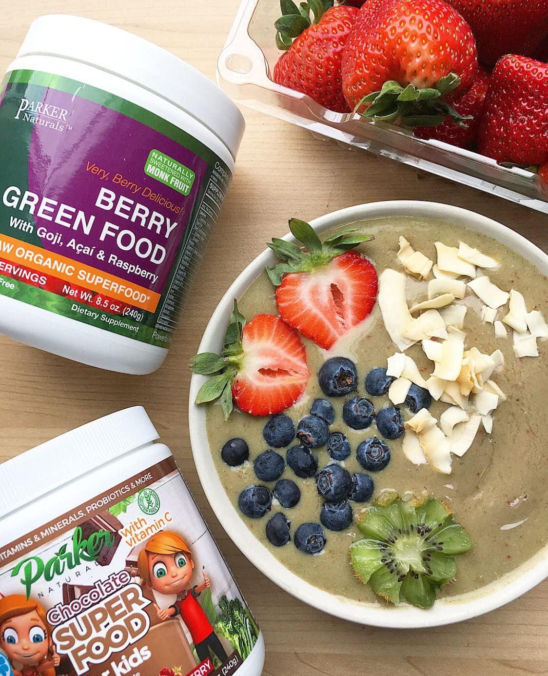 Berry Green Chocolate Superfood Powder 60 Servings for Kids with Organic Greens and Fruits, Enzymes, Probiotics, Antioxidants, Vitamins, Minerals, Vitamin C - Non GMO, Vegan and Gluten Free