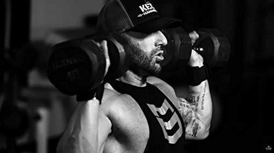 MTN OPS Cameron Hanes Keep Hammering BCAA 2:1:1 Muscle Building and Recovery Supplement - 30 Servings, Tropical Punch