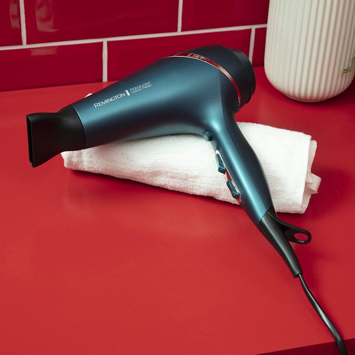 Remington Advanced Coconut Therapy Hair Dryer, AC8648AU, 2300W Salon Performance, Integrated Heat Sensor Helps Protect Hair, Ionic Conditioning for a Frizz-Free Shine, With Concentrator and Diffuser