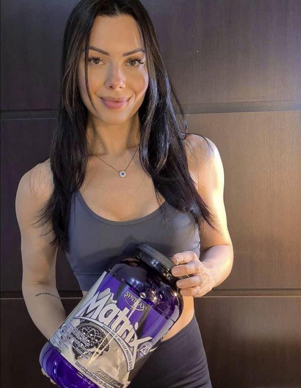Syntrax Matrix, Native Grass-Fed, Undenatured Whey Protein, Micellar Casein and Egg Albumin with Glutamine Peptides, RBST-Free, Mixes Instantly, Smooth Creamy Flavor, Cookies and Cream, 2 lb, 32 Oz
