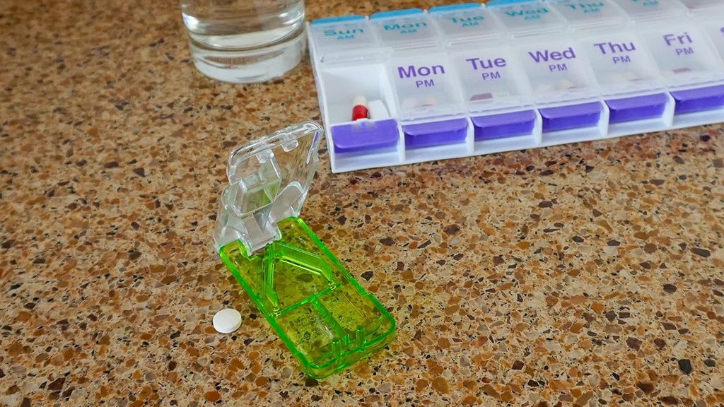 ezy-dose-pill-cutter-and-splitter-with-d-4.jpg