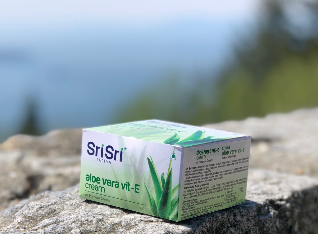 sri-sri-ayurveda-aloe-vera-vit-e-cream-1-3.jpg